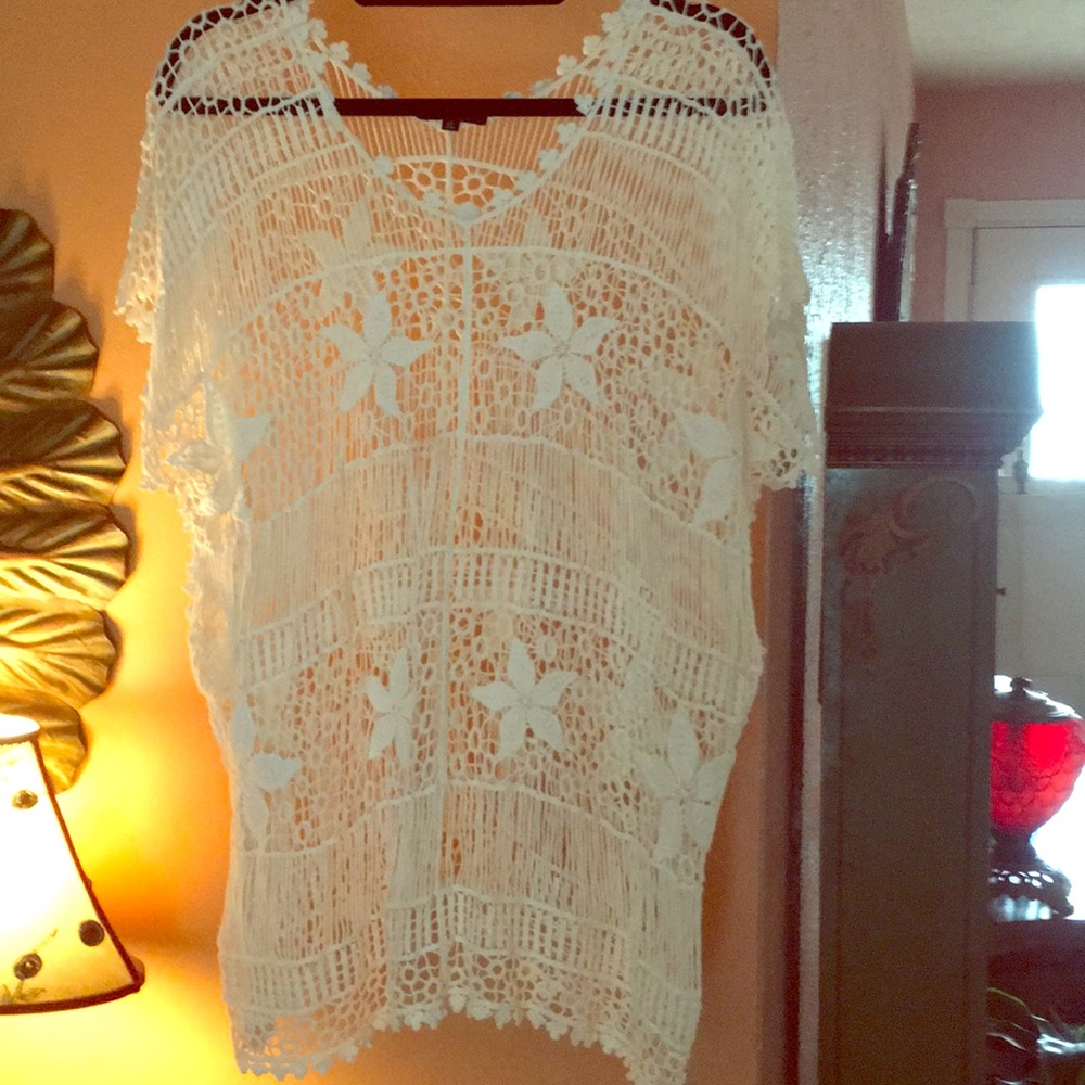 women’s lace top